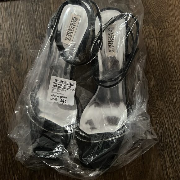 BADGLEY MISCHKA Ultra kitten heel Black sandals - Picture 6 of 6